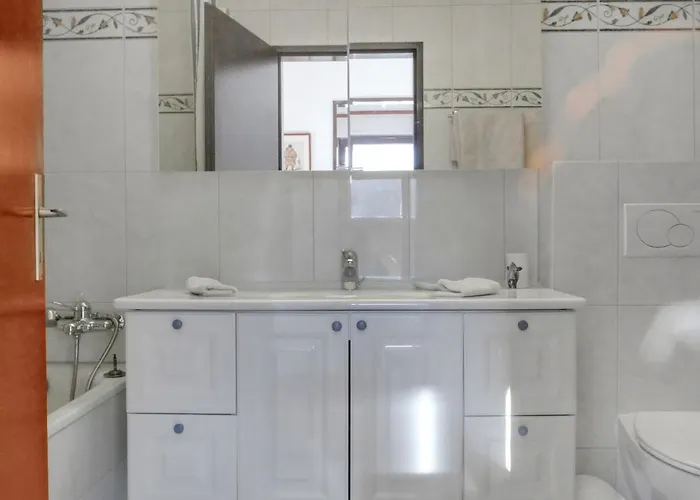 Imperial-10 By Interhome アパート