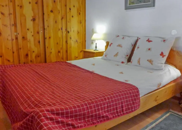 Imperial-10 By Interhome